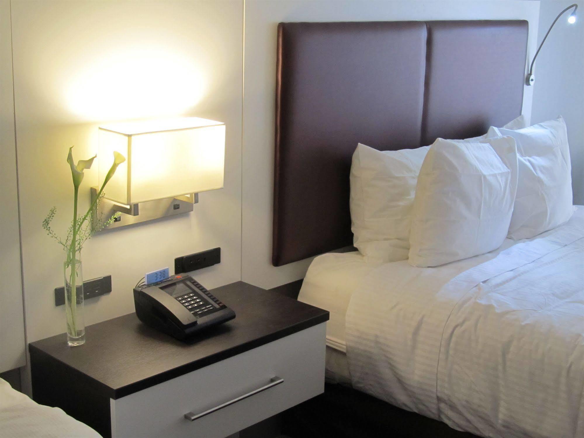 The Saint James Hotel, Ascend Hotel Collection Toronto Exteriör bild